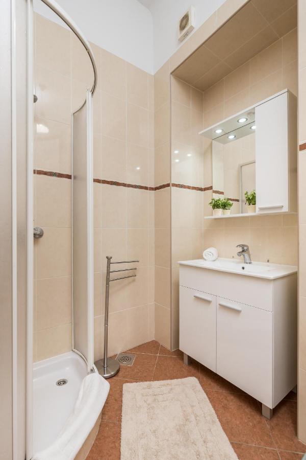 Wien Apartment Rijeka Eksteriør billede